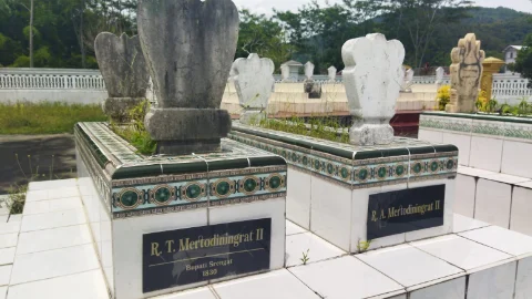 Makam Bupati Srengat R. T. Mertodiningrat II